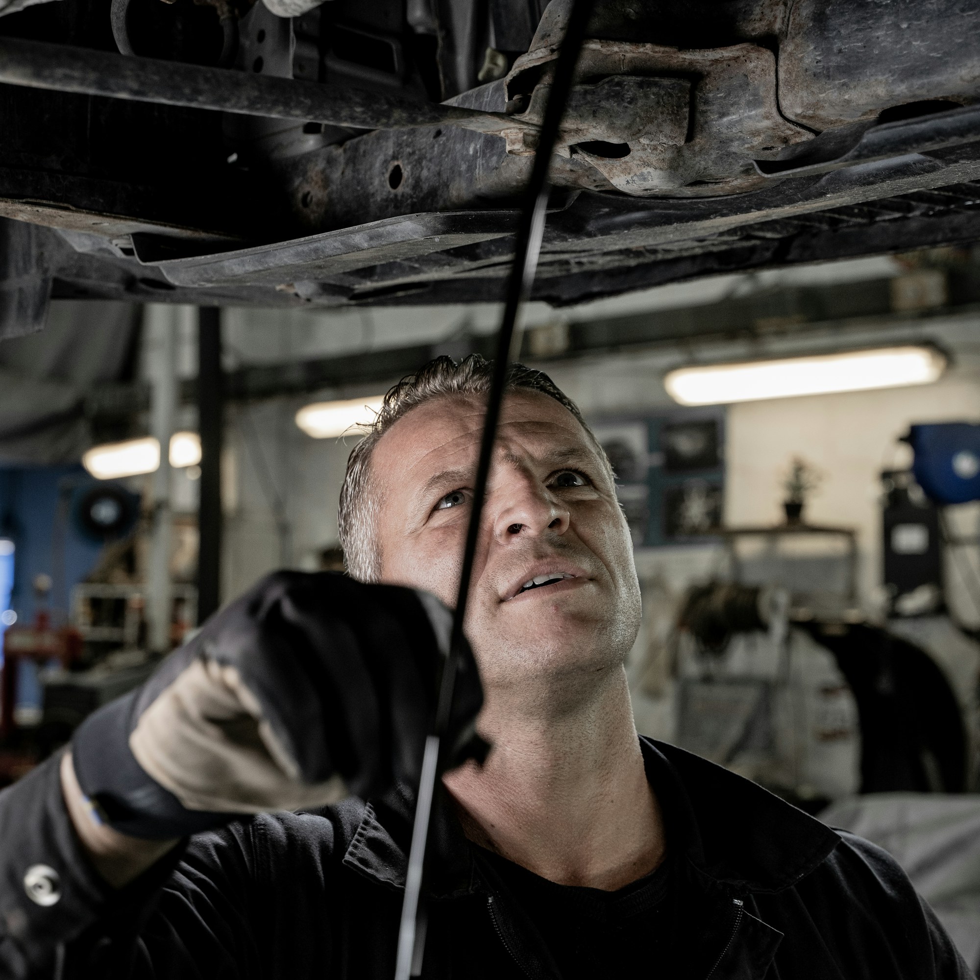 Beispielanzeige: Mechaniker bei der Inspektion